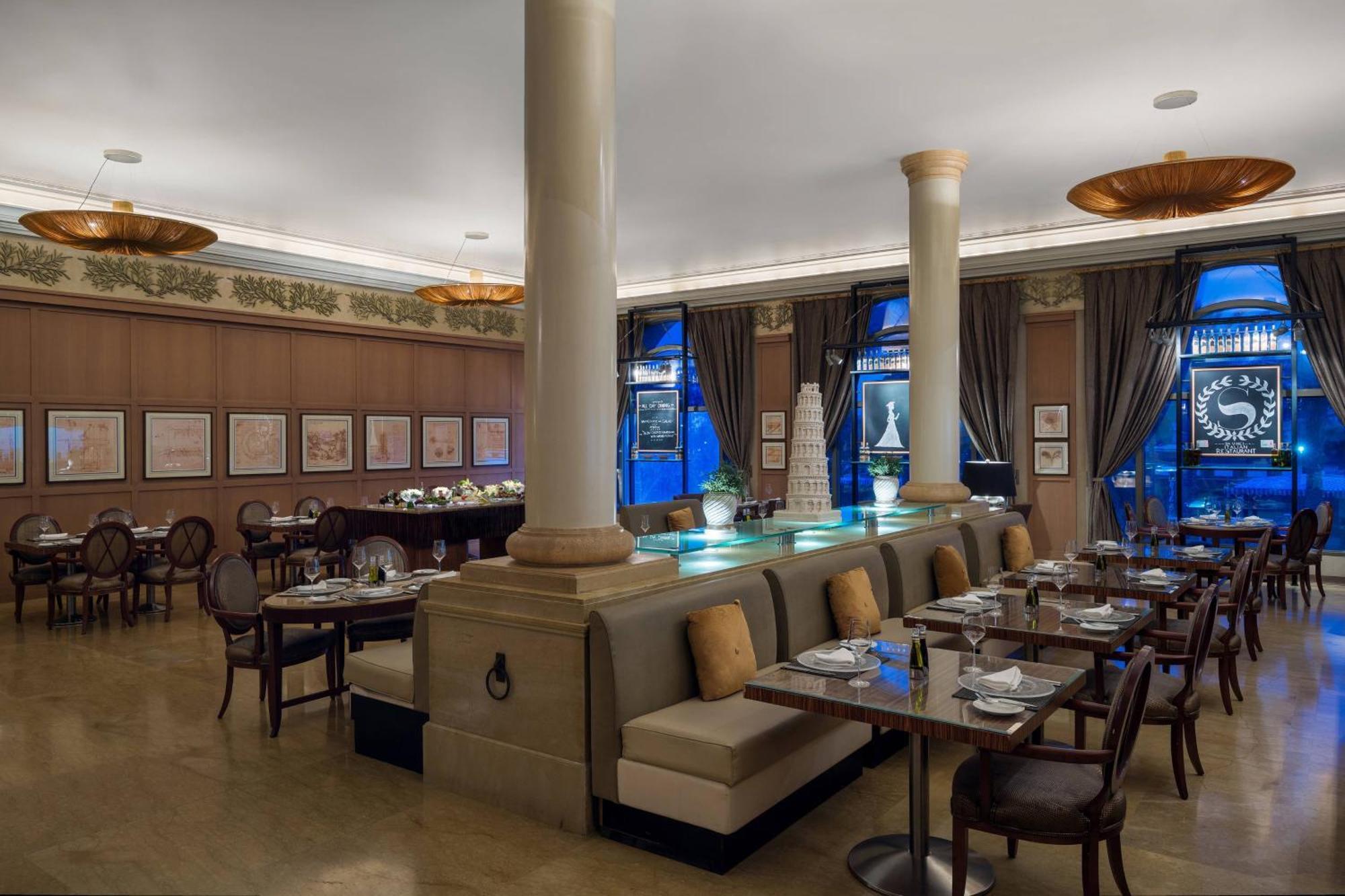 เชอราตัน ดัมมัม โฮเต็ล แอนด์ คอนเวนชั่น เซ็นเตอร์ Hotel ภายนอก รูปภาพ The interior of the restaurant