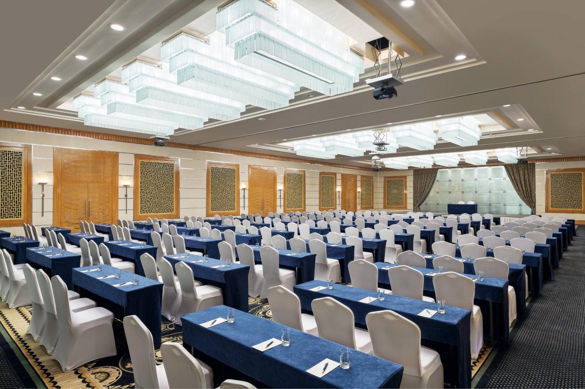 เชอราตัน ดัมมัม โฮเต็ล แอนด์ คอนเวนชั่น เซ็นเตอร์ Hotel ภายนอก รูปภาพ The Grand Ballroom