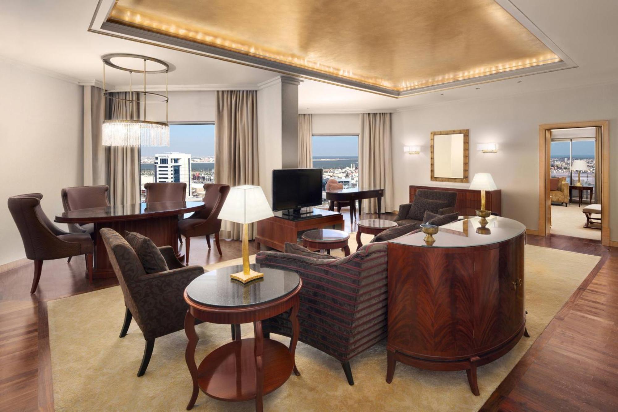 เชอราตัน ดัมมัม โฮเต็ล แอนด์ คอนเวนชั่น เซ็นเตอร์ Hotel ภายนอก รูปภาพ A suite at the hotel