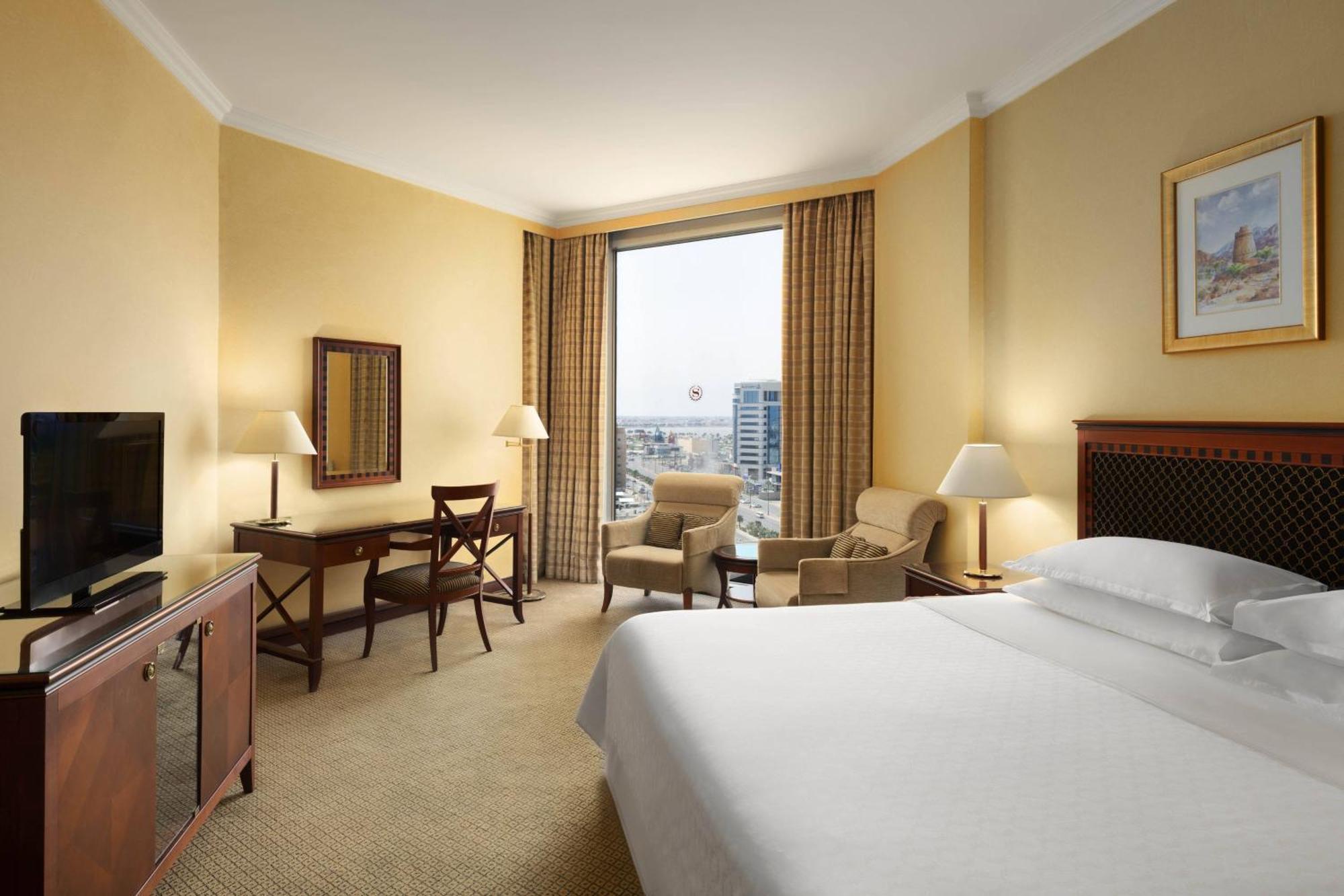 เชอราตัน ดัมมัม โฮเต็ล แอนด์ คอนเวนชั่น เซ็นเตอร์ Hotel ภายนอก รูปภาพ A guest room at the hotel