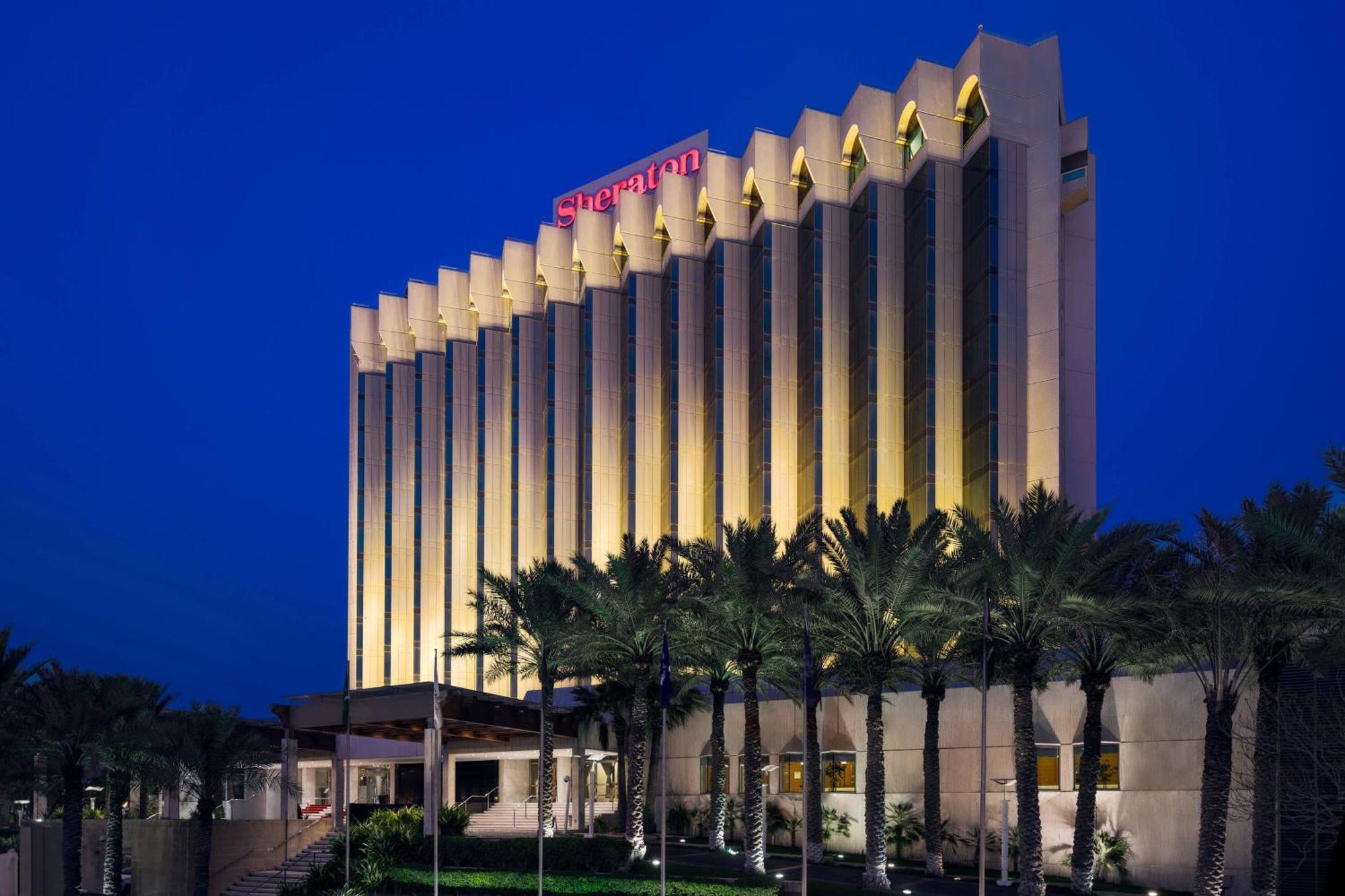 เชอราตัน ดัมมัม โฮเต็ล แอนด์ คอนเวนชั่น เซ็นเตอร์ Hotel ภายนอก รูปภาพ The Sheraton Riyadh Hotel and Towers