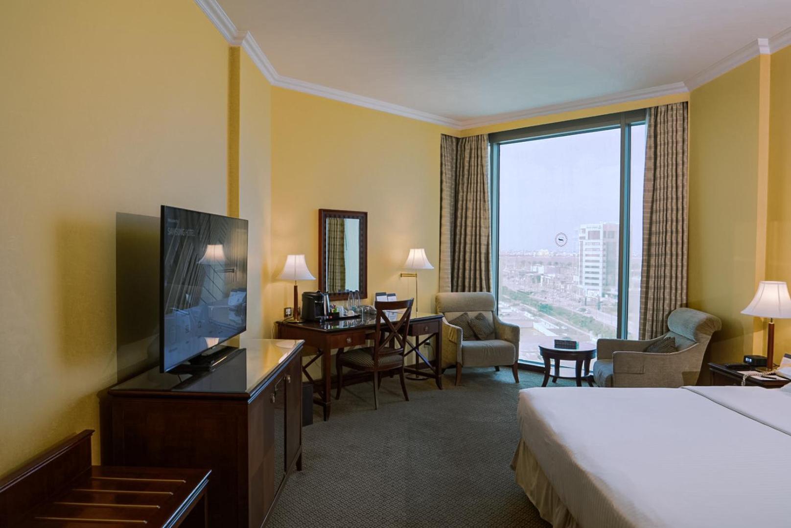 เชอราตัน ดัมมัม โฮเต็ล แอนด์ คอนเวนชั่น เซ็นเตอร์ Hotel ภายนอก รูปภาพ
