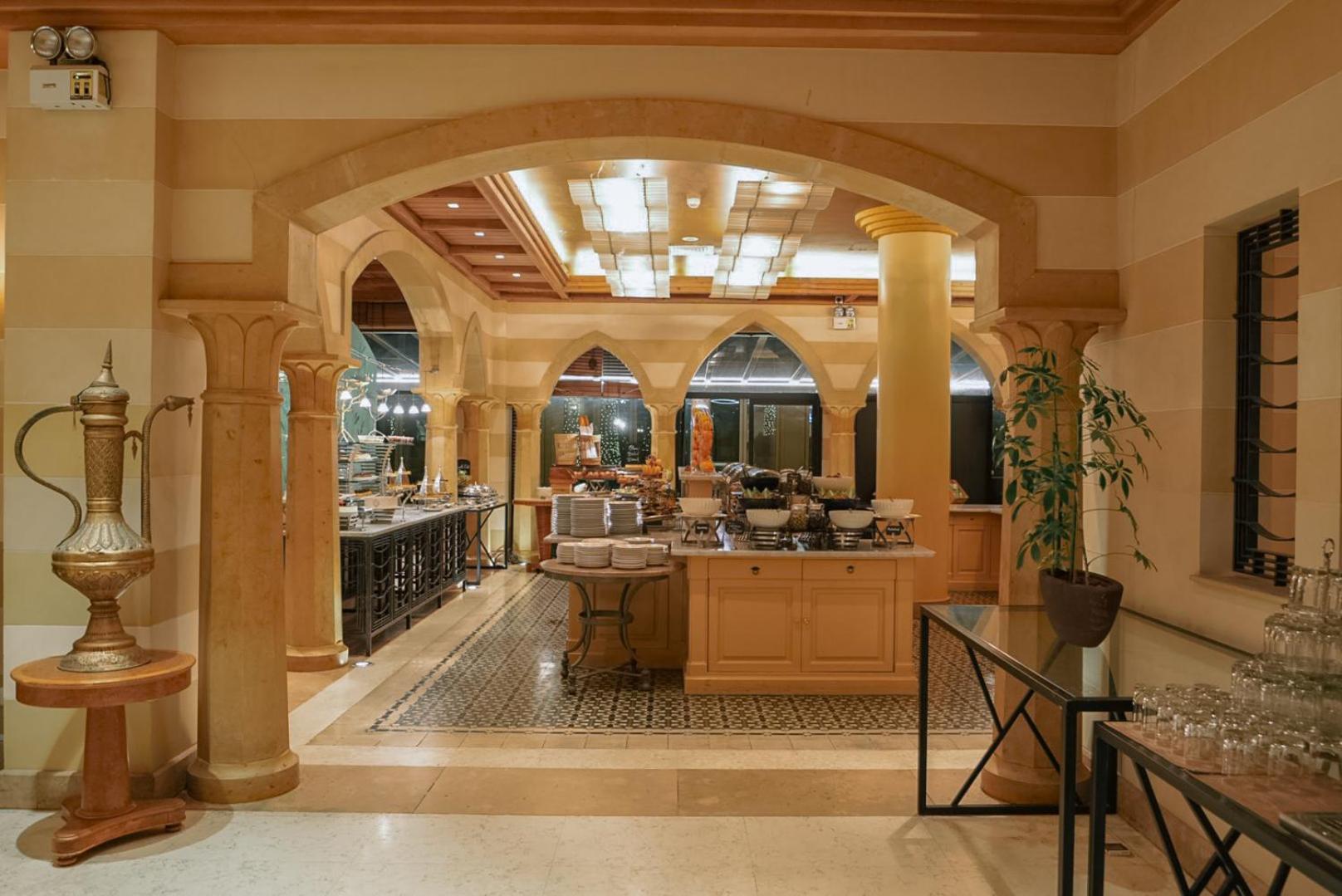 เชอราตัน ดัมมัม โฮเต็ล แอนด์ คอนเวนชั่น เซ็นเตอร์ Hotel ภายนอก รูปภาพ