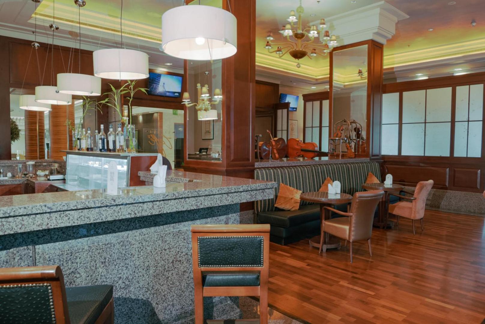 เชอราตัน ดัมมัม โฮเต็ล แอนด์ คอนเวนชั่น เซ็นเตอร์ Hotel ภายนอก รูปภาพ