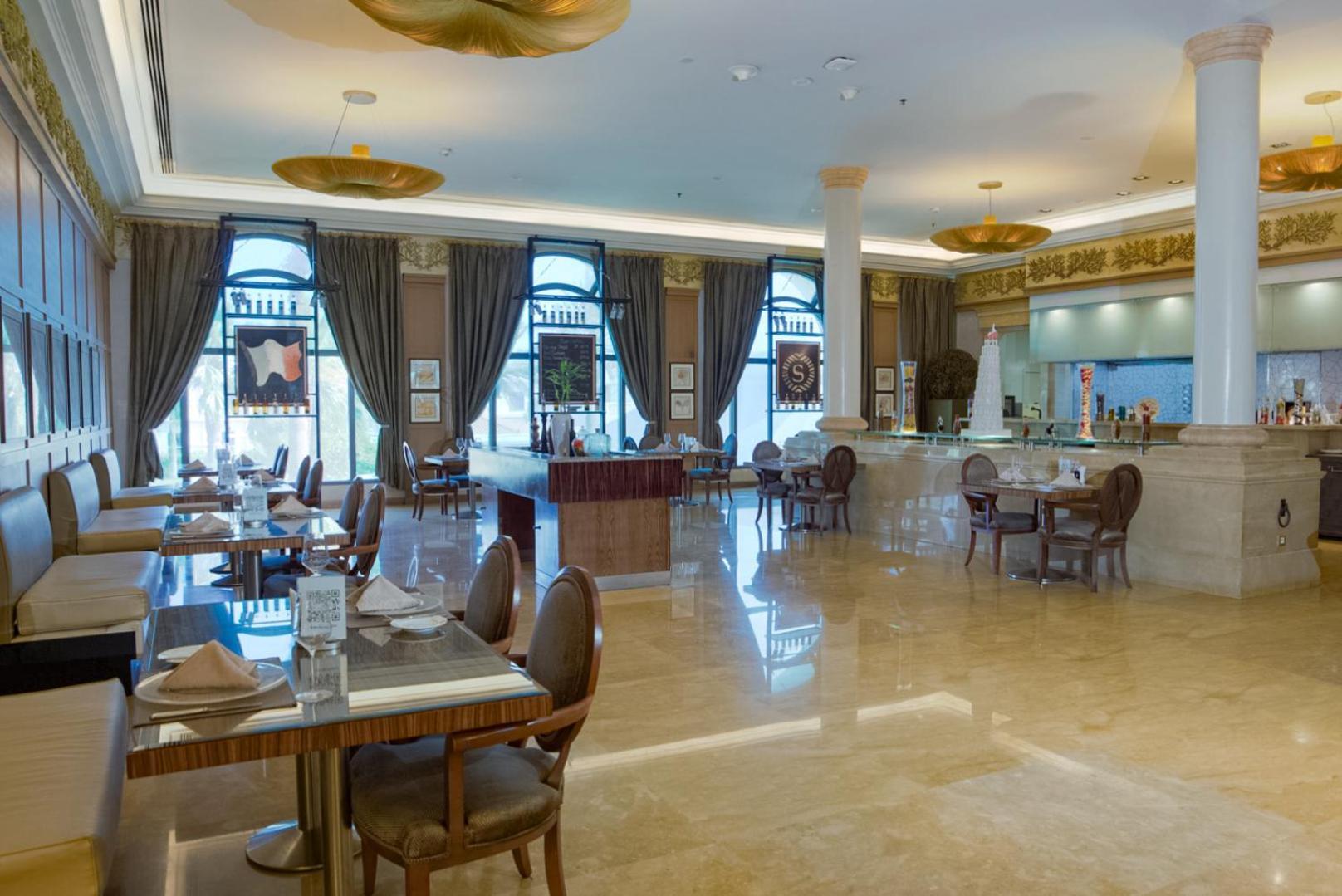 เชอราตัน ดัมมัม โฮเต็ล แอนด์ คอนเวนชั่น เซ็นเตอร์ Hotel ภายนอก รูปภาพ
