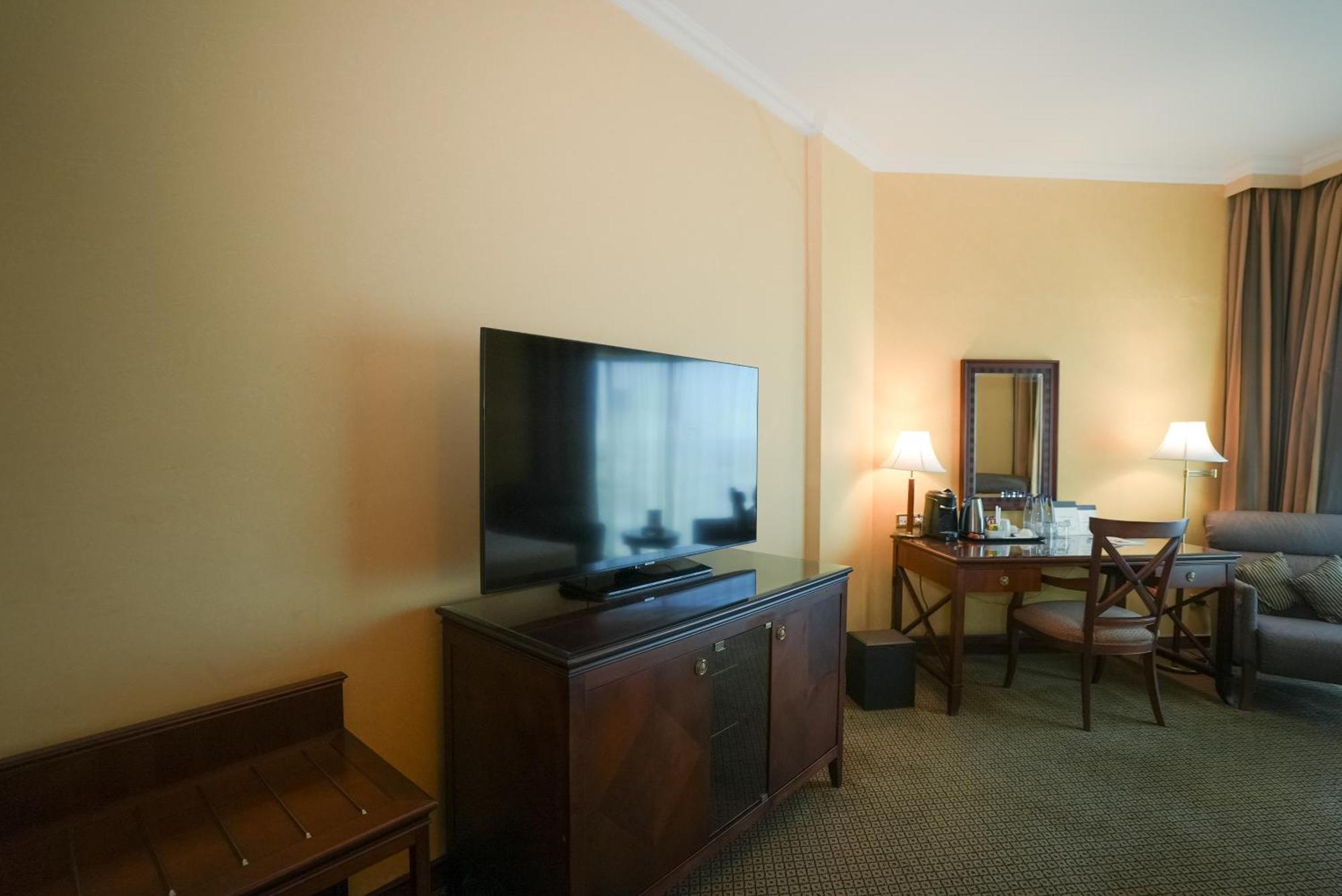 เชอราตัน ดัมมัม โฮเต็ล แอนด์ คอนเวนชั่น เซ็นเตอร์ Hotel ภายนอก รูปภาพ