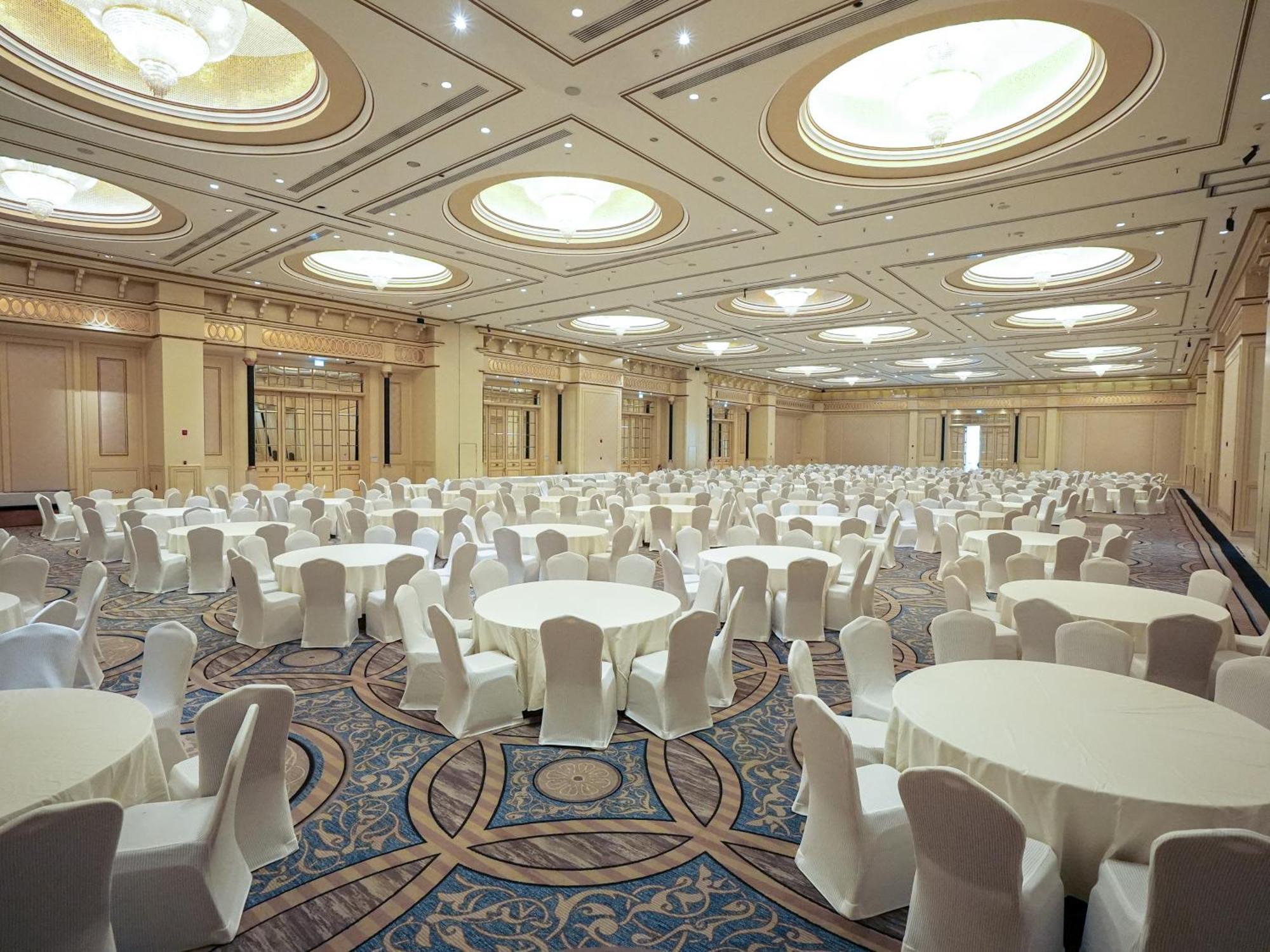 เชอราตัน ดัมมัม โฮเต็ล แอนด์ คอนเวนชั่น เซ็นเตอร์ Hotel ภายนอก รูปภาพ
